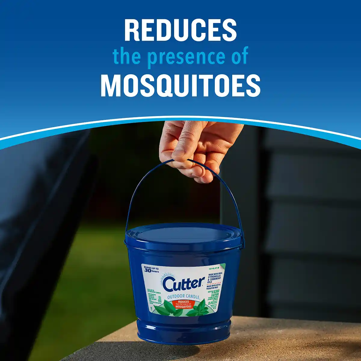 HG-97401 Outdoor Candle2 (Blue Bucket), 17 oz - Reduces the presence of mosquitoes